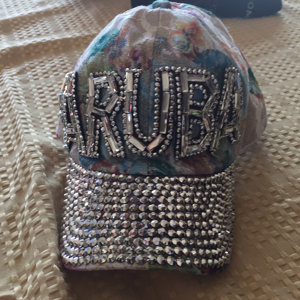 Aruba “bling bling” hat never worn